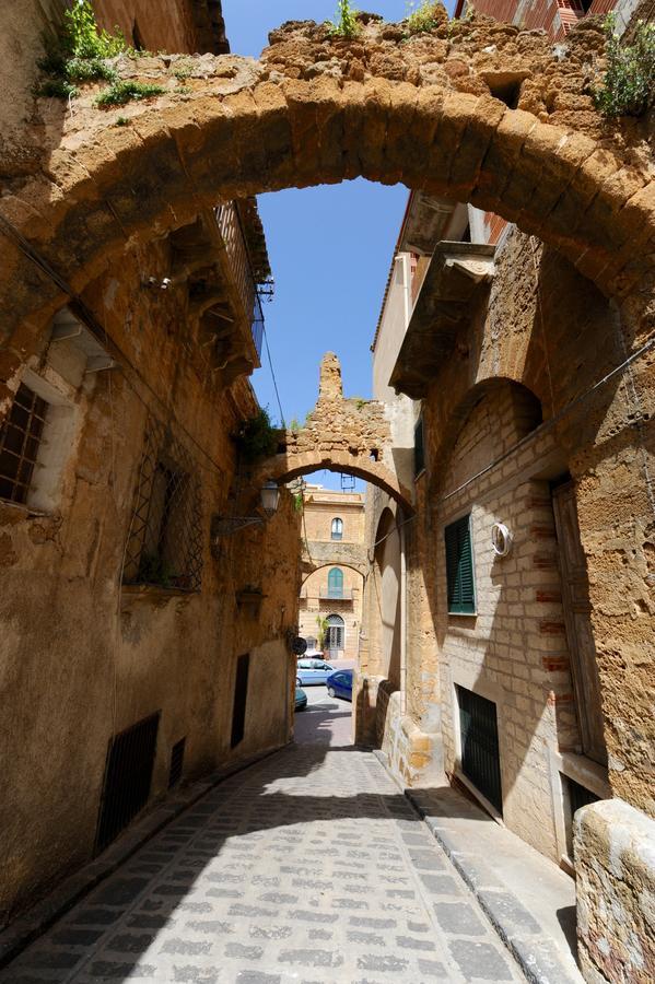 Il Cortile Del Marchese Beccadelli Bed and Breakfast Sambuca di Sicilia Exterior foto